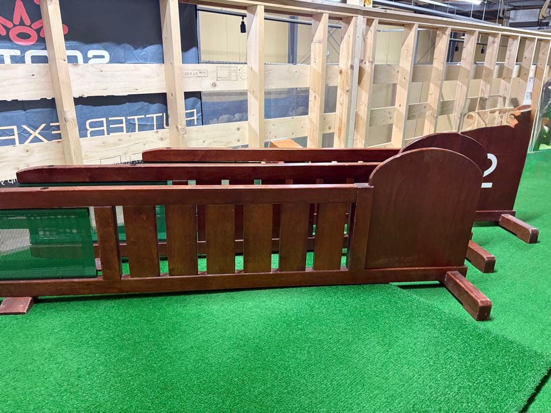 中古　ゴルフ練習打席の仕切