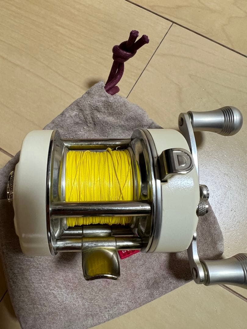 BITEMAN 77 フォージド ホワイト