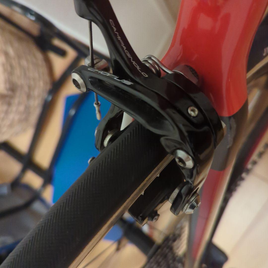 BMC フルカーボンロードバイク　カンパニョーロ組