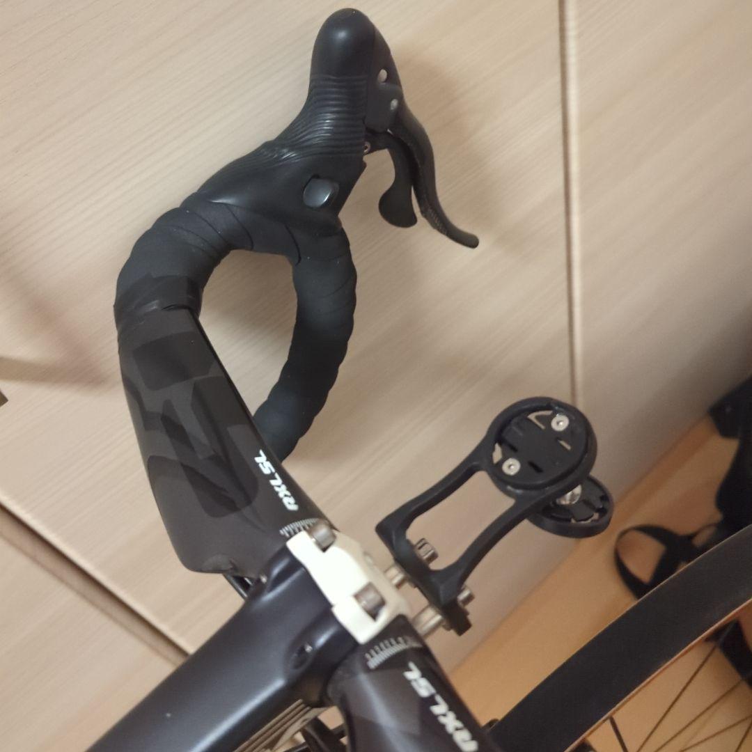 BMC フルカーボンロードバイク　カンパニョーロ組