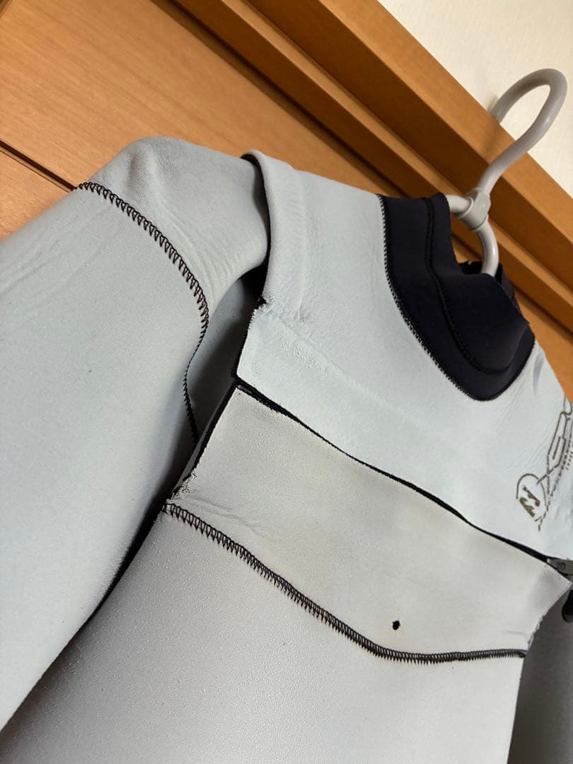 Billabong 3mm裏起毛フルスーツ