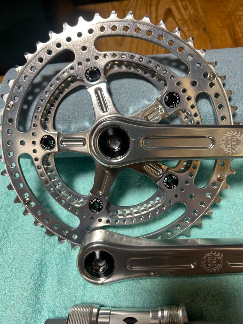 VELO ORANGE* grand cru drillium クランクセット