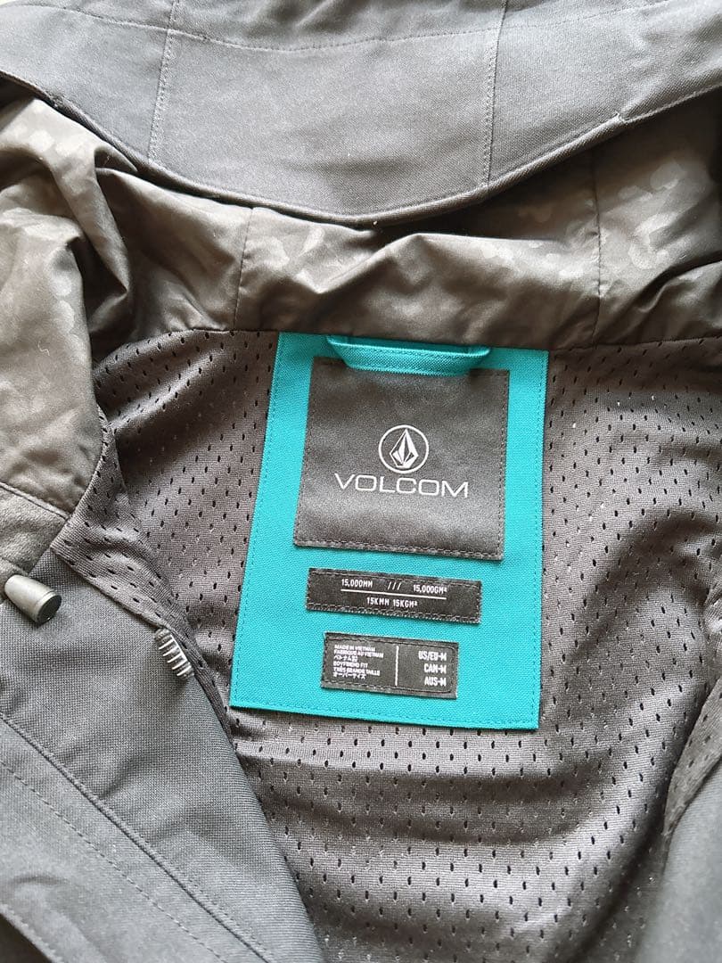 volcom スノーボードウェア　ジャケット、パンツセット