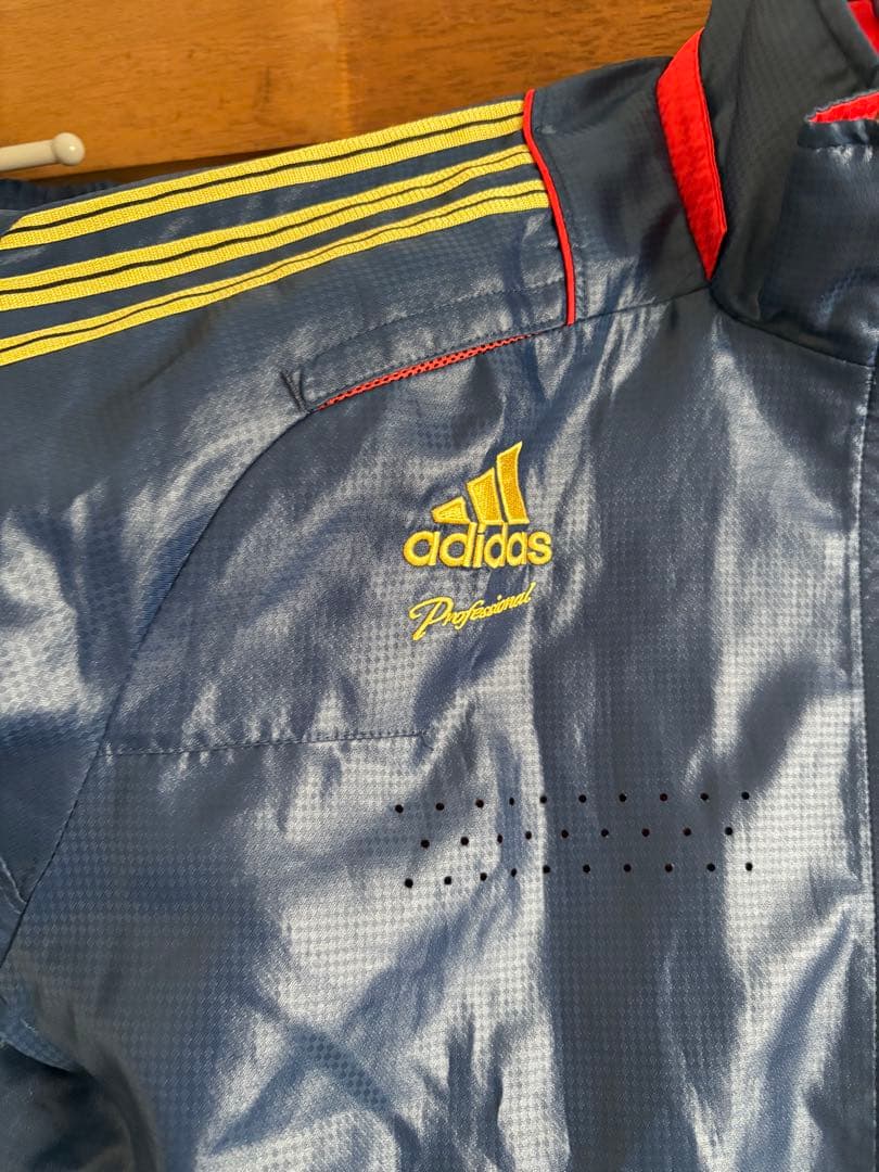 adidas プロフェッショナル セットと別のプロフェッショナル上下