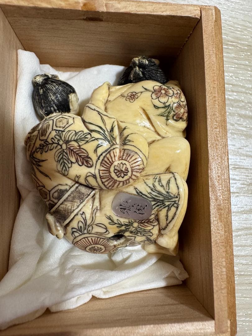 春画　根付け　マンモス根付け　置物　彫刻　骨董品　アンティーク