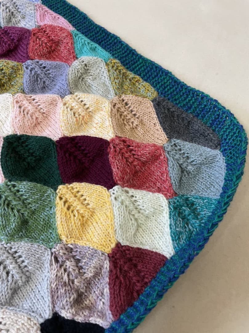 ハンドメイド　マルチ　フリーケット　ソファーカバー　膝掛け　手編み　パッチワーク