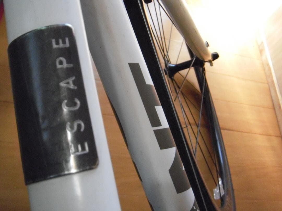 【手渡し 南大阪】中古クロスバイク GIANT ESCAPE Air 白 XXS