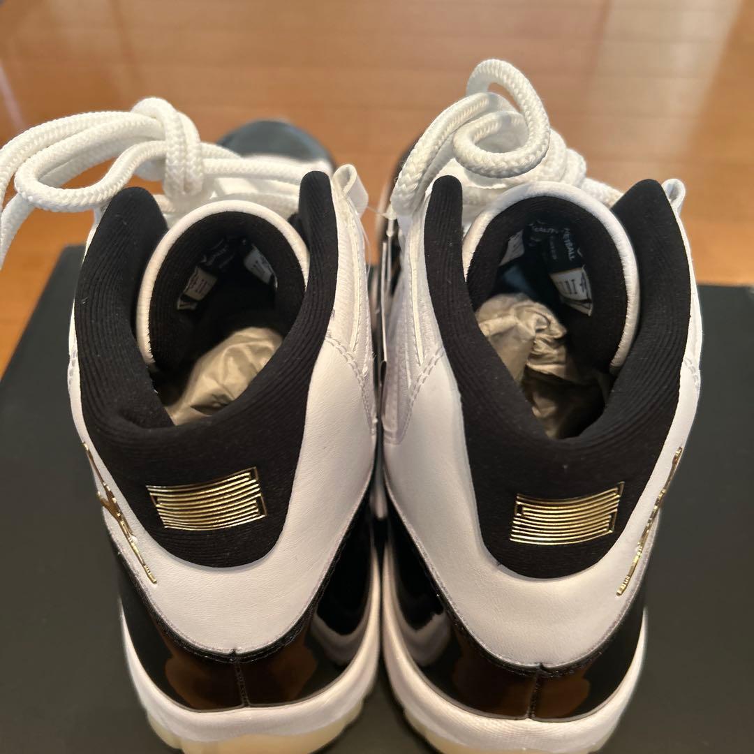 エアジョーダン 11 Retro \"Gratitude\"30センチ