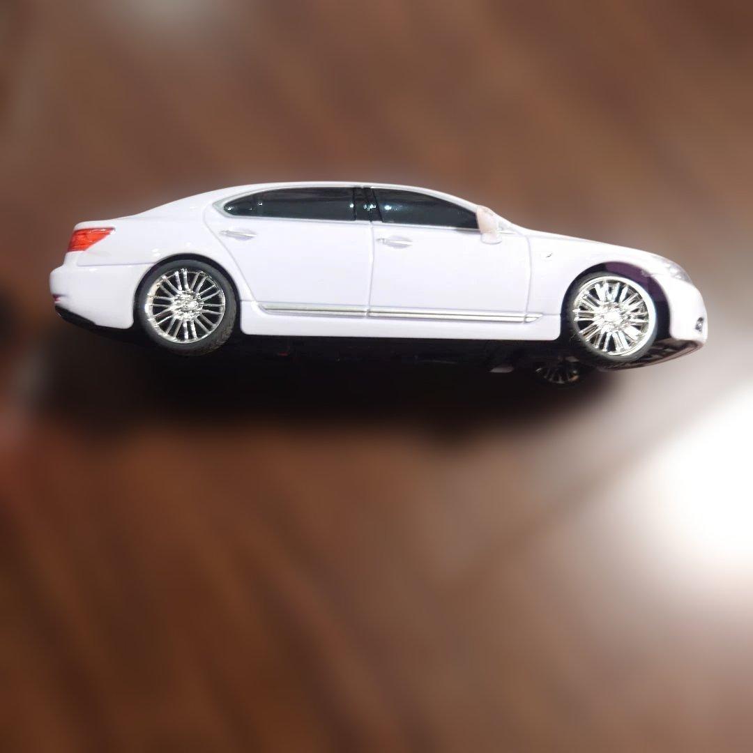 LEXUS　ラジコンカー　ホワイト