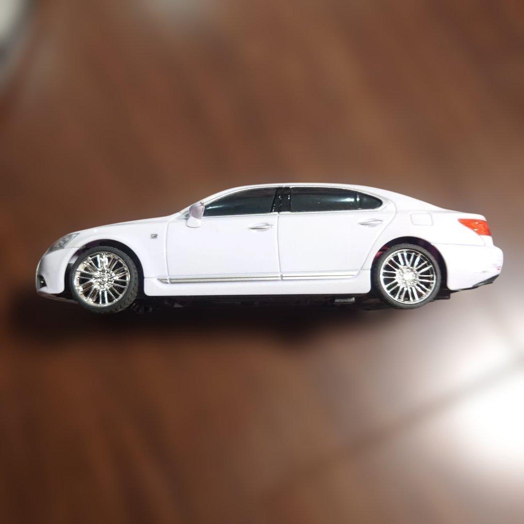 LEXUS　ラジコンカー　ホワイト