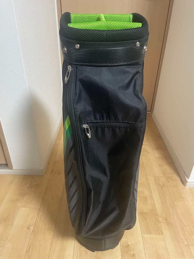 美品TaylorMade キャディバッグ 黒/緑 ゴルフ テーラーメイド