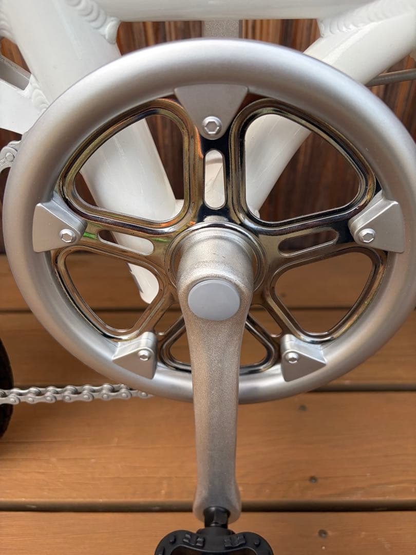 RENAULT ルノー　ライト８　新品未使用　ホワイト