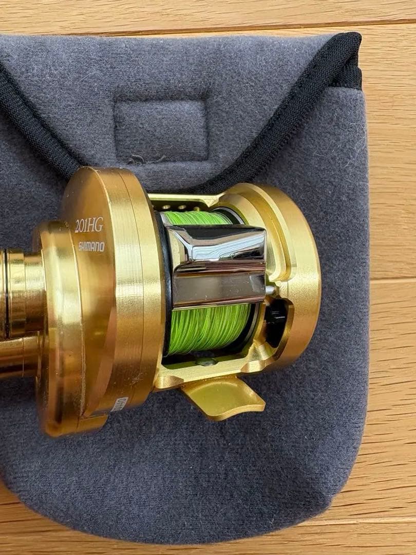 リール SHIMANO 15 CALCUTTA CONQUEST 201HG
