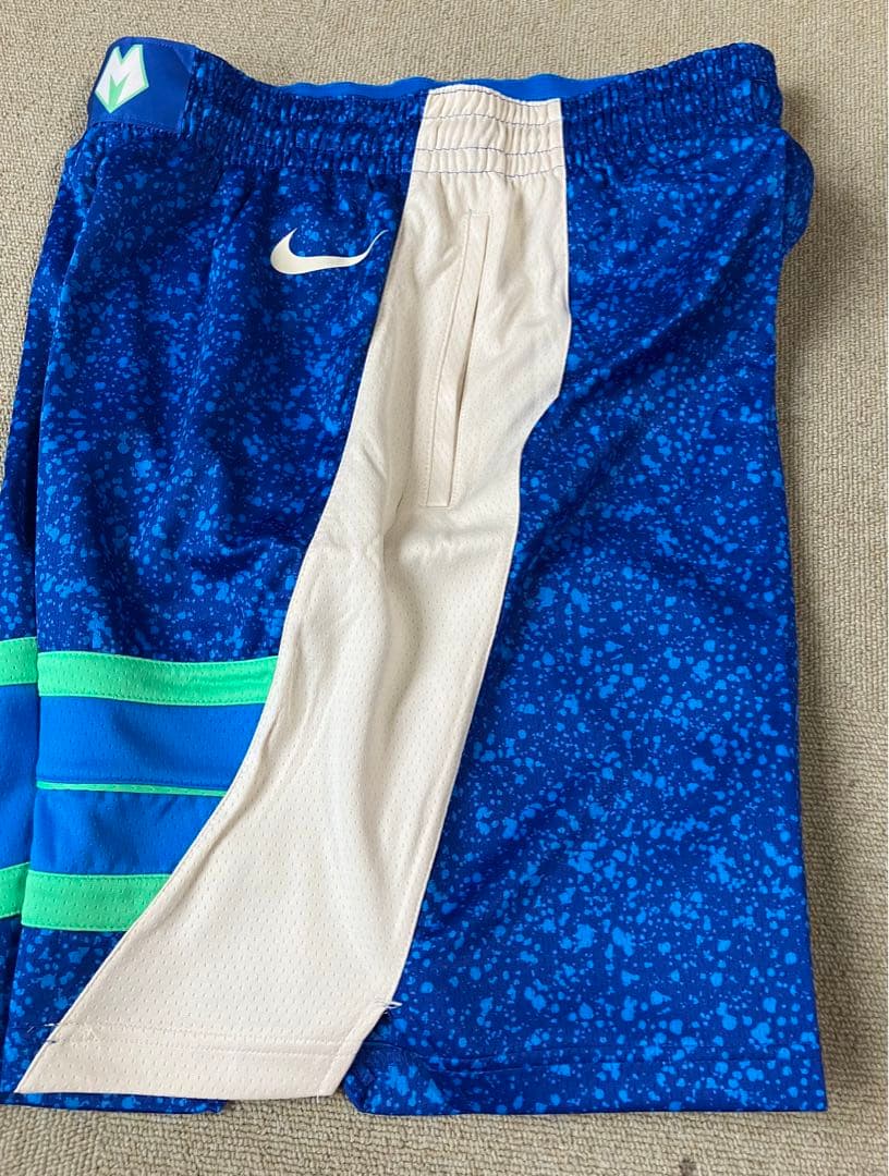 新品　日本未発売　NBA シティエディション　バックス　ショーツ　バスパン