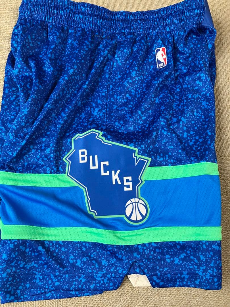 新品　日本未発売　NBA シティエディション　バックス　ショーツ　バスパン