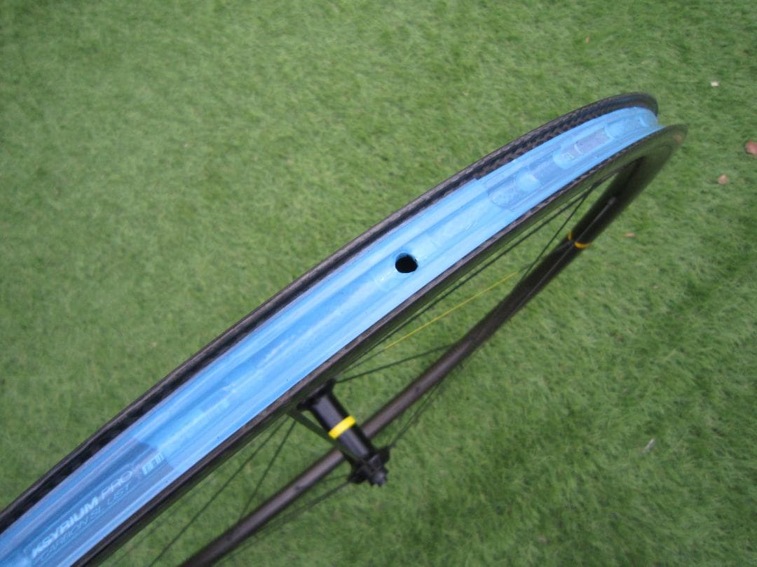 【美品】MAVIC Ksyrium Pro Carbon UST 前輪のみ