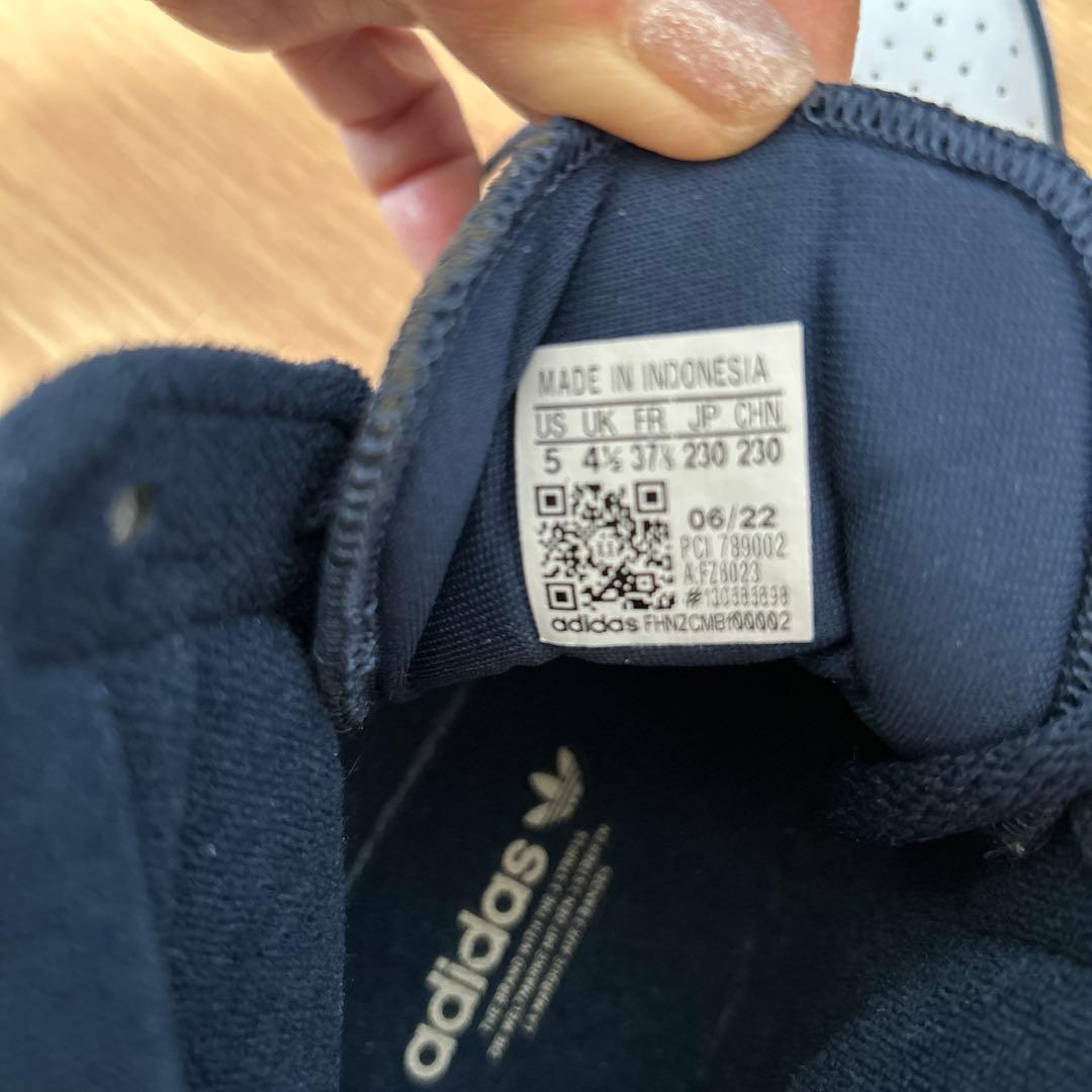 アディダスハイカットシューズ