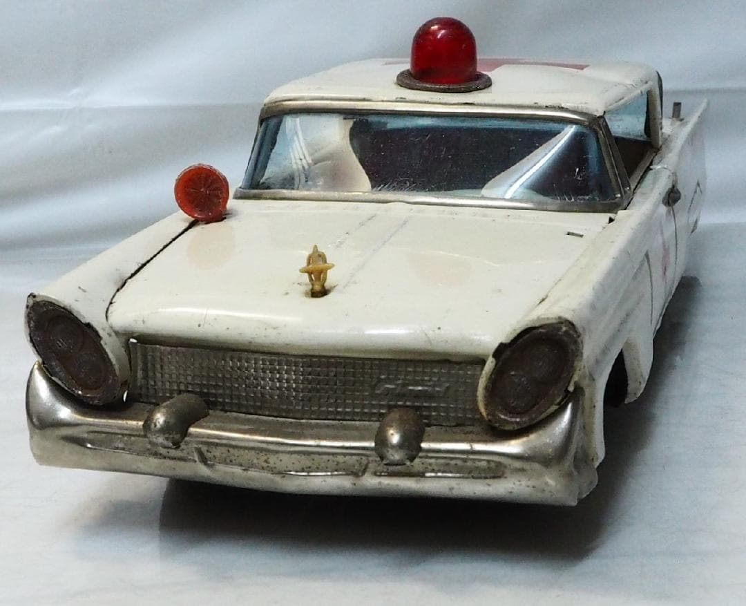 萬代屋 リンカーン コンチネンタル赤十字 救急車 tinブリキtoy car箱無