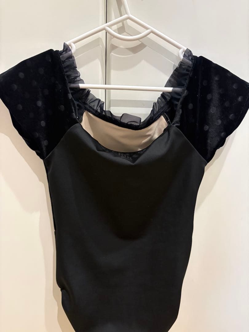 新品　stina retune スティナ　レオタード kids 120 ブラック