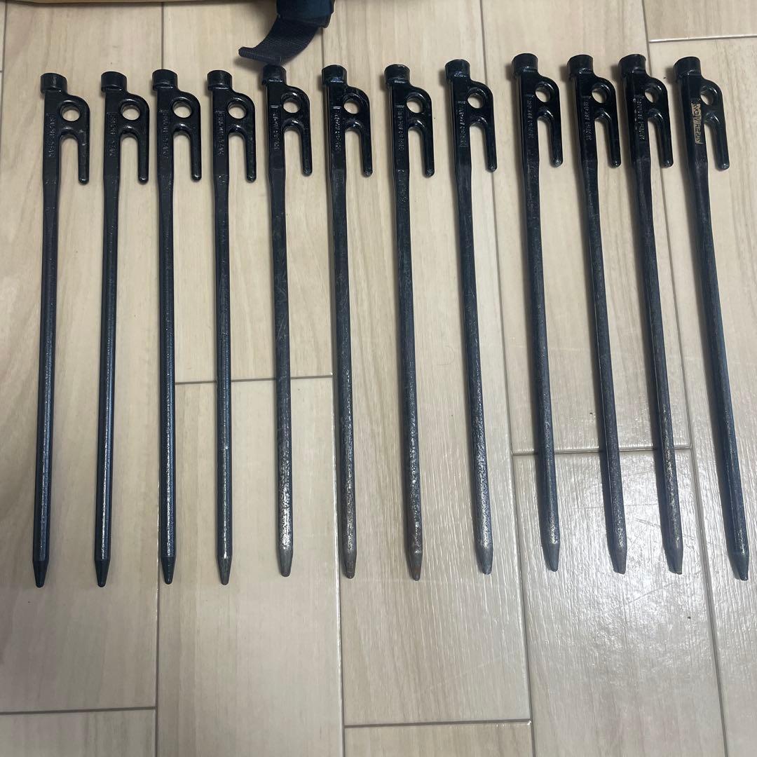 ペグ12本セットとハンマー　マルチコンテナM スノーピーク