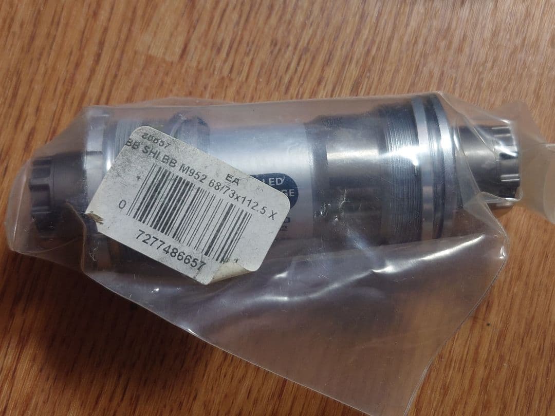 SHIMANO シマノ XTR BB−M952 オクタリンク ボトムブラケット