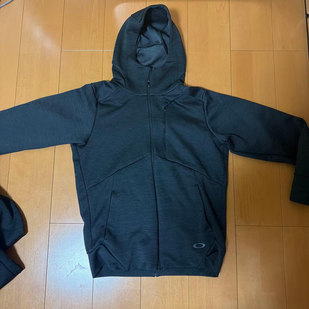 Oakley クロ上下セットアップル