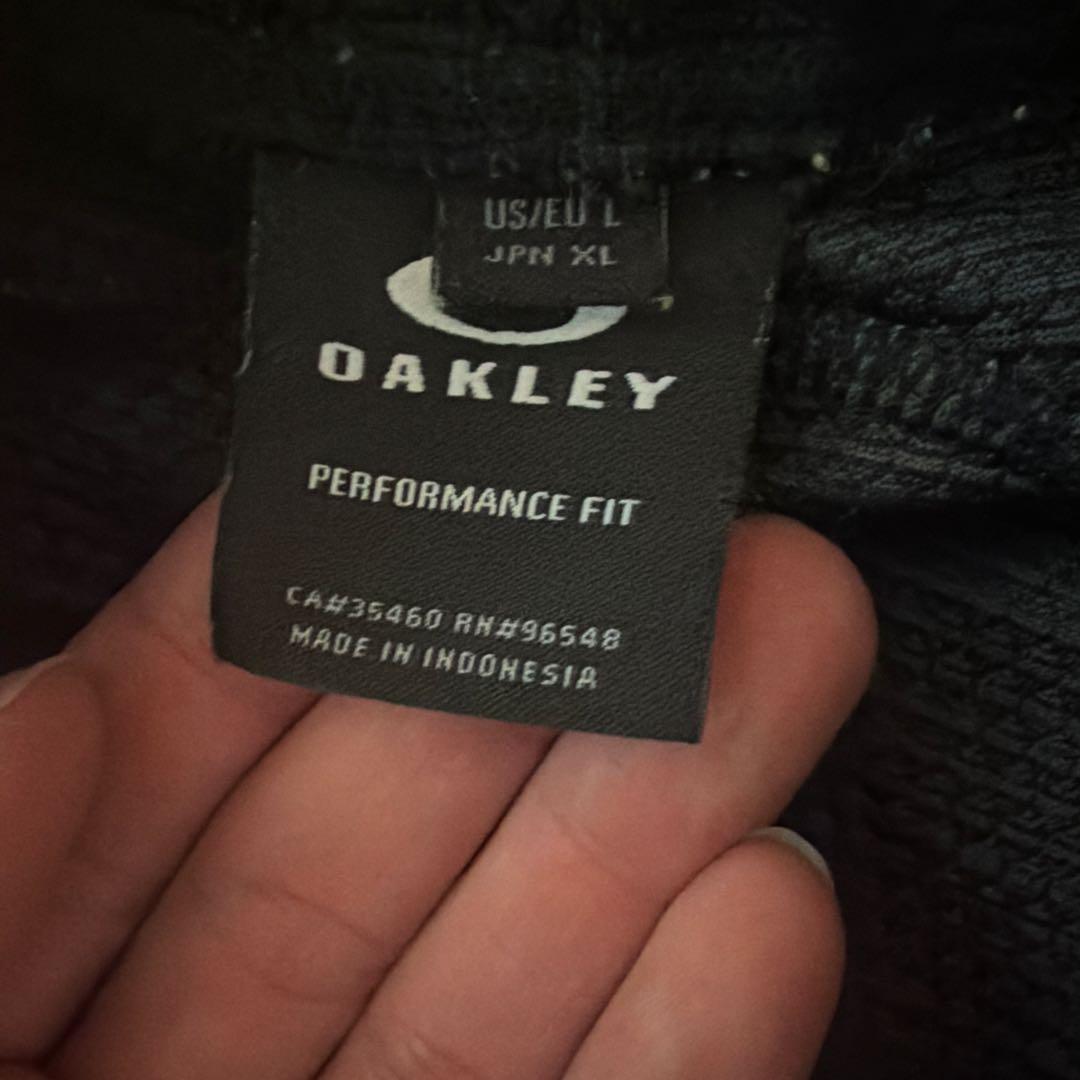 Oakley クロ上下セットアップル