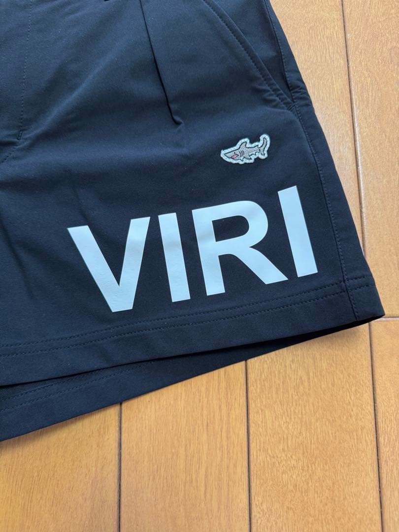 VIRI-DARI DESERTA 黒 ショートパンツ