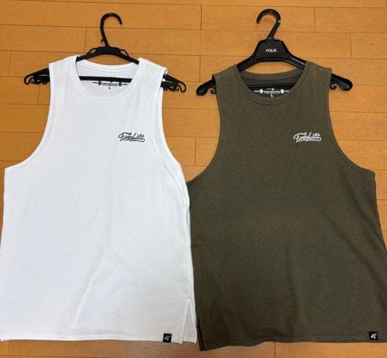 筋トレ引退品（タンクトップ２　Tシャツ２　パーカー１　シェーカー７　その他３種）