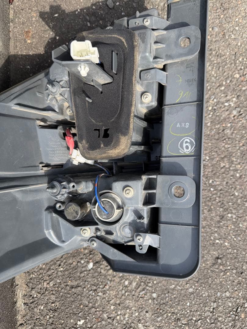 トヨタ ヴェルファイア ANH20W 2.4Z 7人 純正 テールランプ左