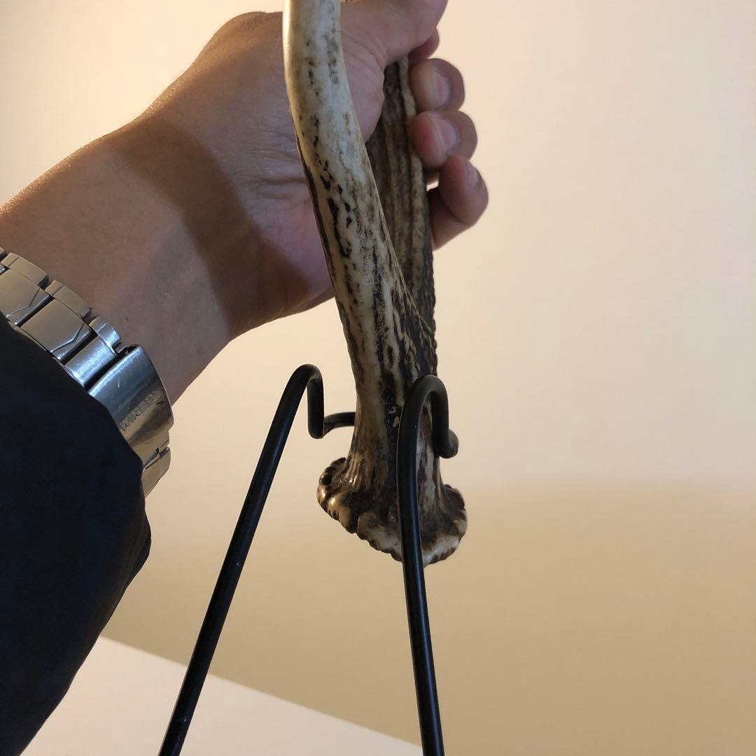 鹿の角とアイアンで作り上げた最強の釣竿置き、最高に超かっこいいディスプレイ