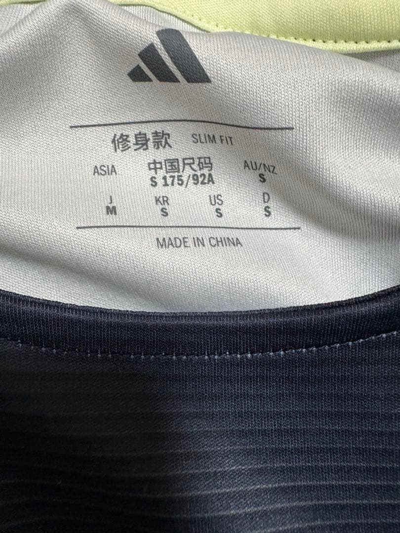正規品レアル・マドリード ロンT ネイビー　古着