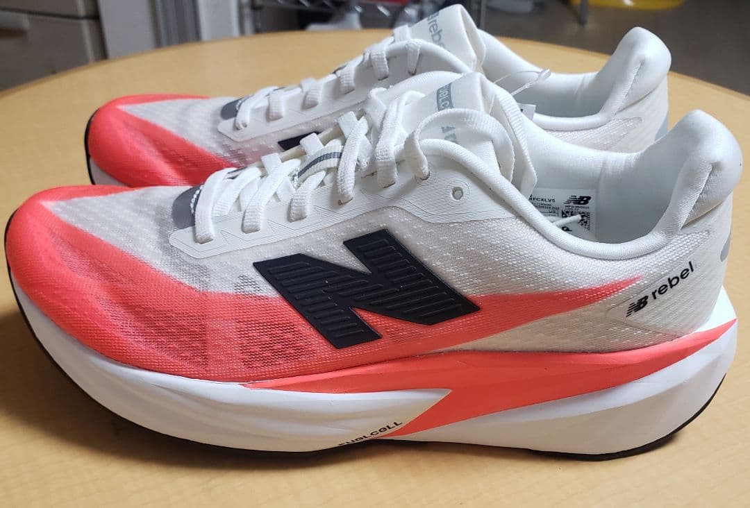 スパイク・シューズ New Balance FuelCell Rebel 26.0cm