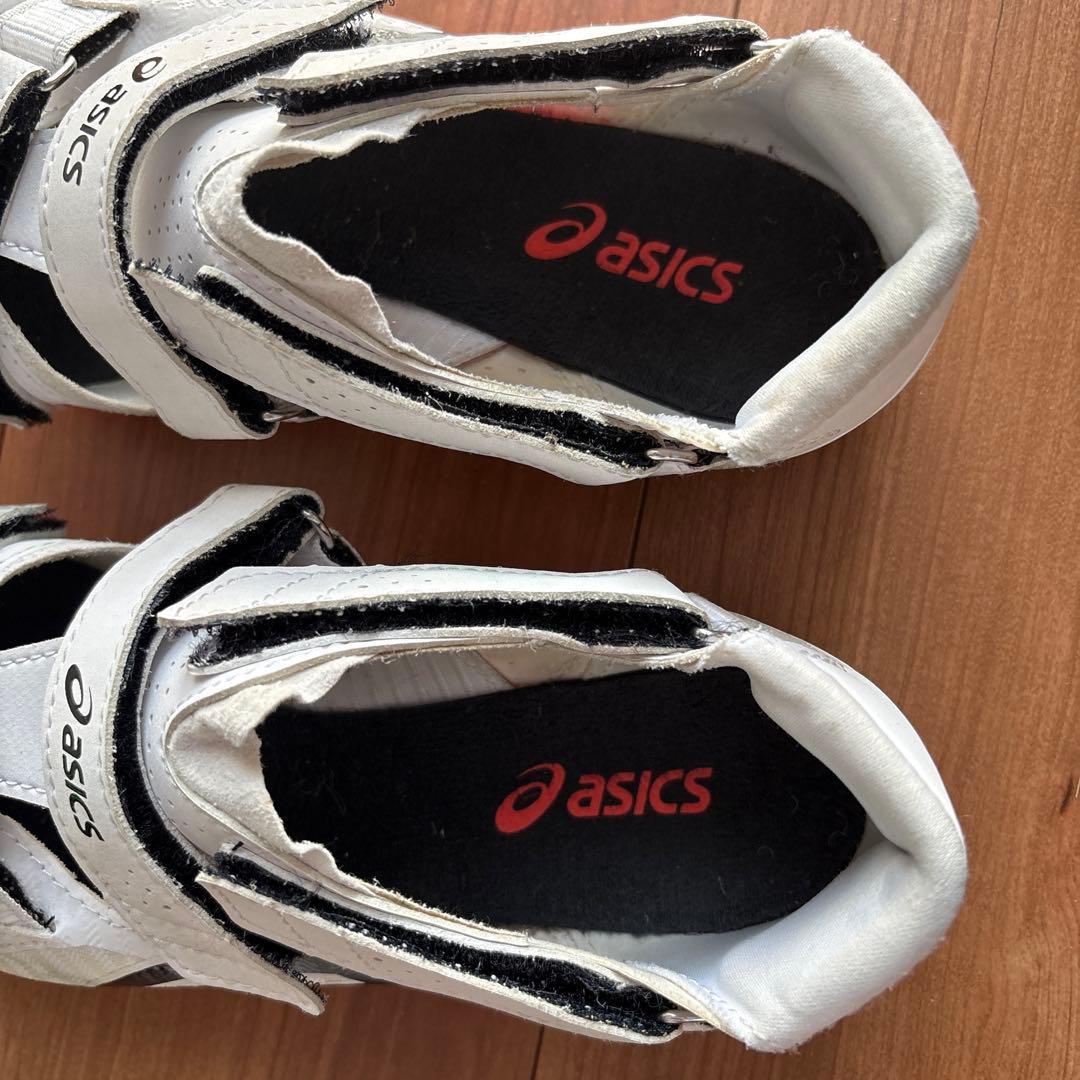 asics アシックス　サイバーブレード　23.5㎝