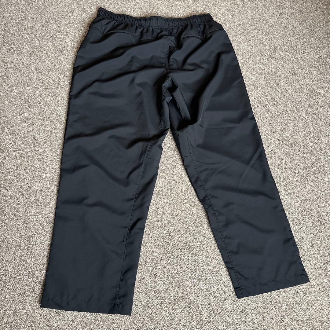 Nike 黒 ストレートレッグパンツ
