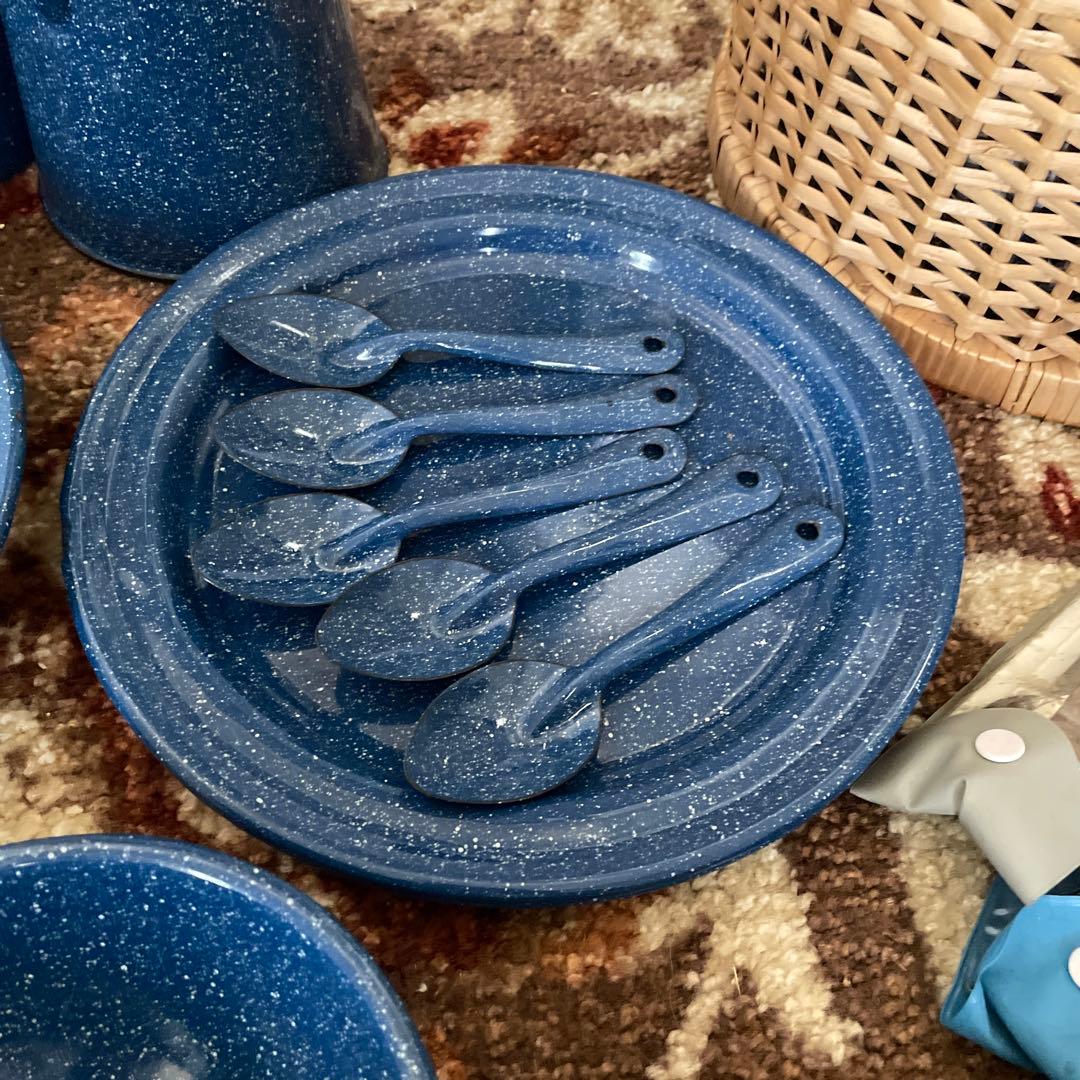 アウトドア 食器セット 青色 スパークルデザイン バスケット入り