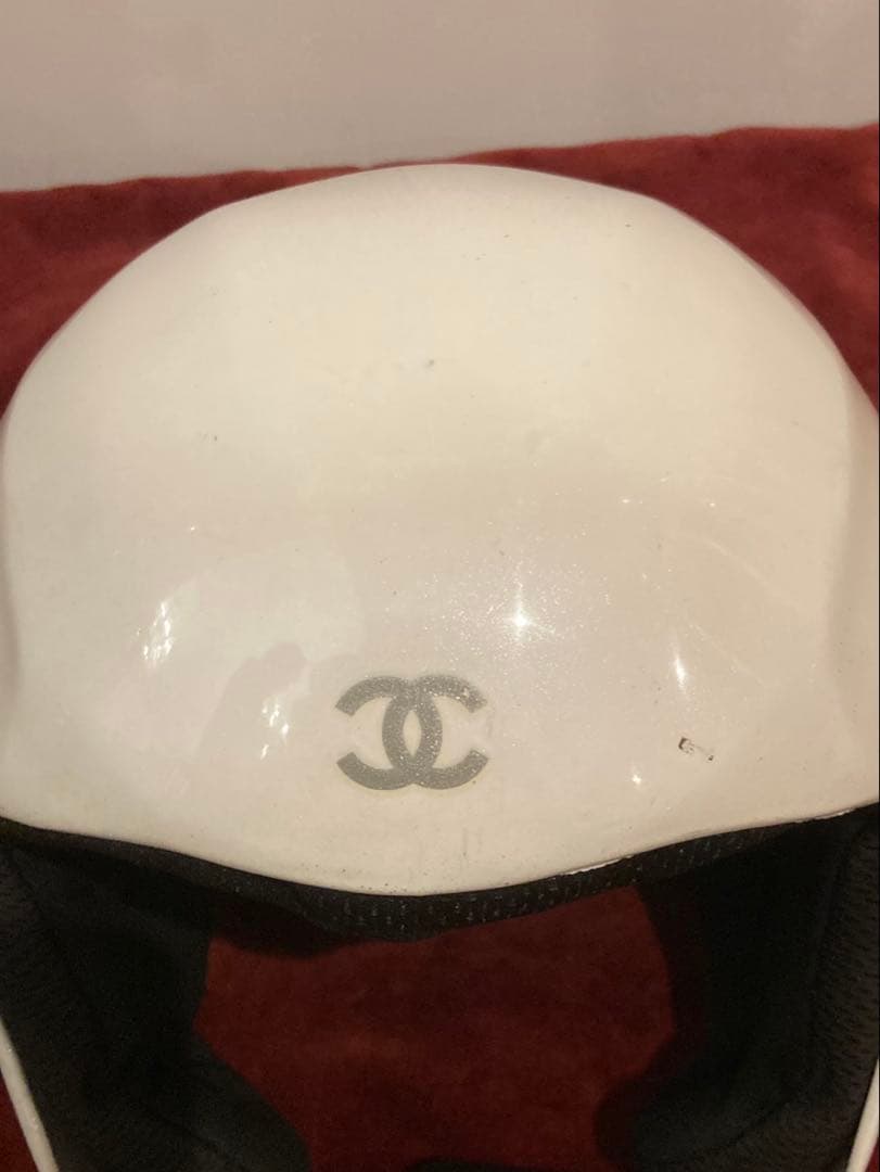 CHANEL スノーボード用ヘルメット ホワイト　ビンテージ　レア！（写真右）