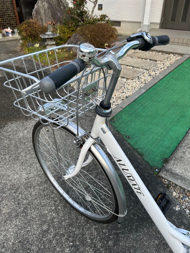 シティサイクル ホワイト フロントバスケット付き