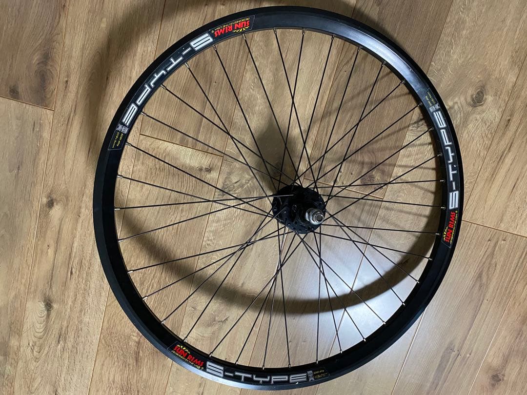 中古26インチMTBリヤホイール135x10mmアクスルボルト止め