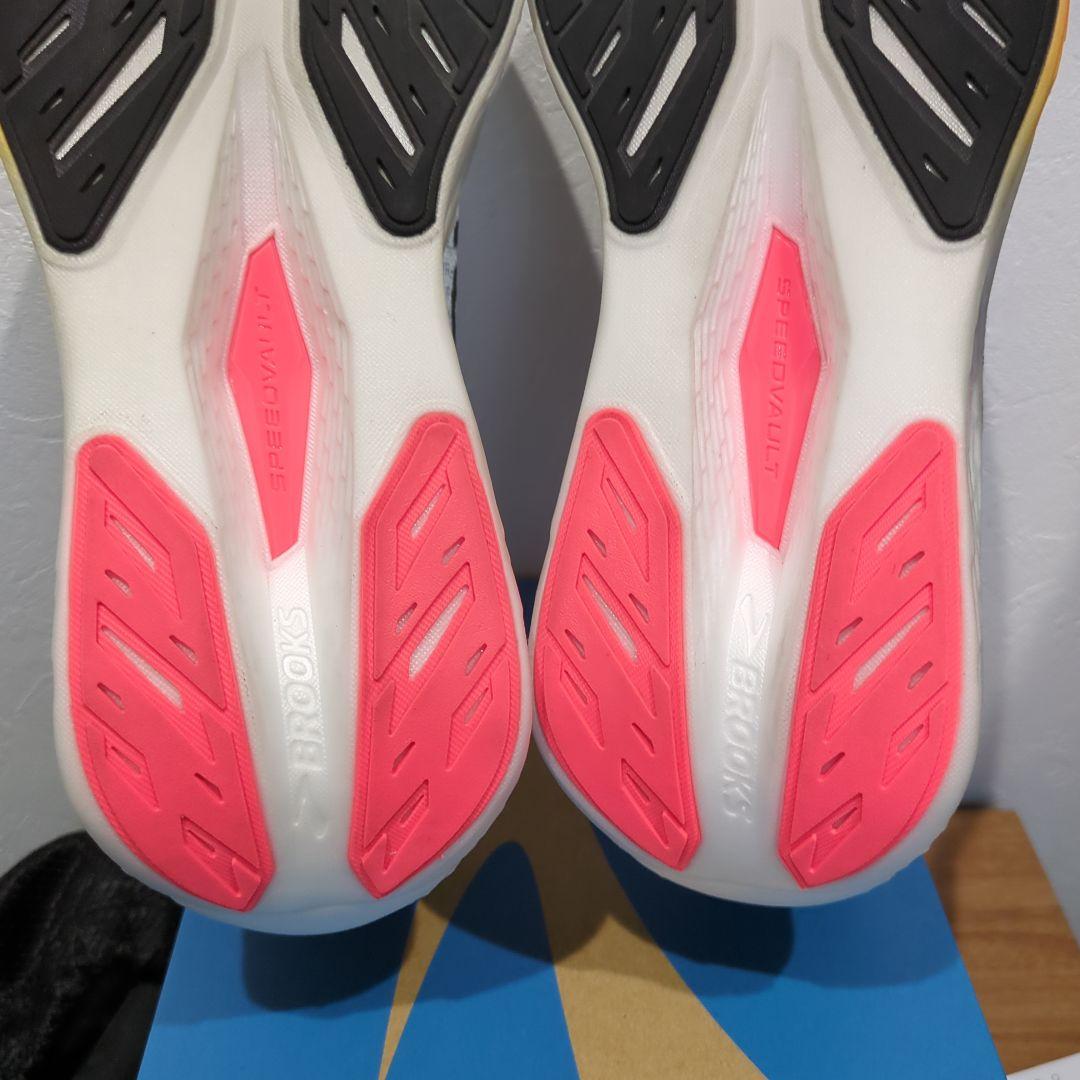 美品ブルックス　HyperionMax2 ハイペリオンマックス2 26cm