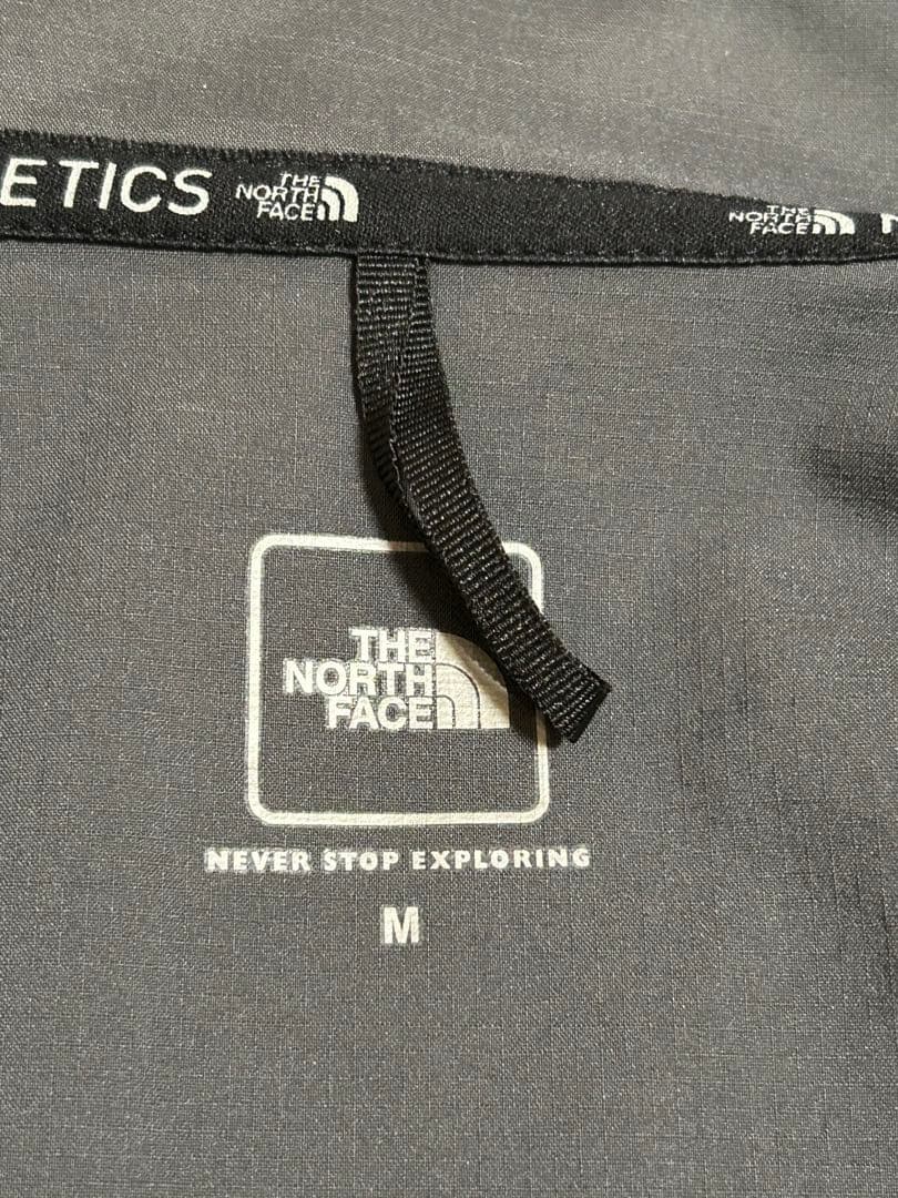 ノースフェイス(THE NORTH FACE) ウインドブレーカー Mサイズ