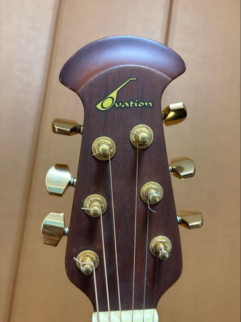 Ovation celebrity エレアコ パールホワイト