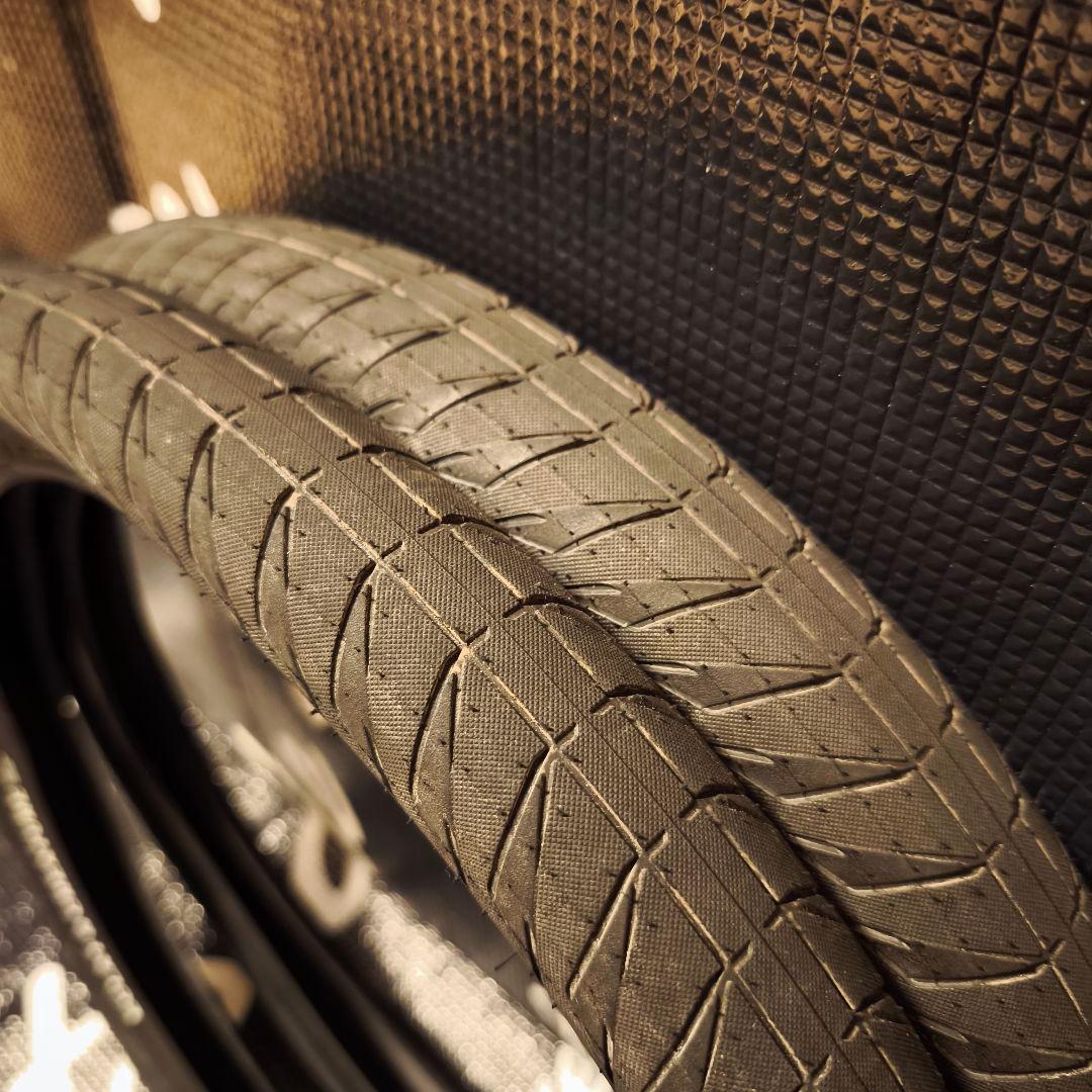bmx eclat Creature tire 2.4　2本