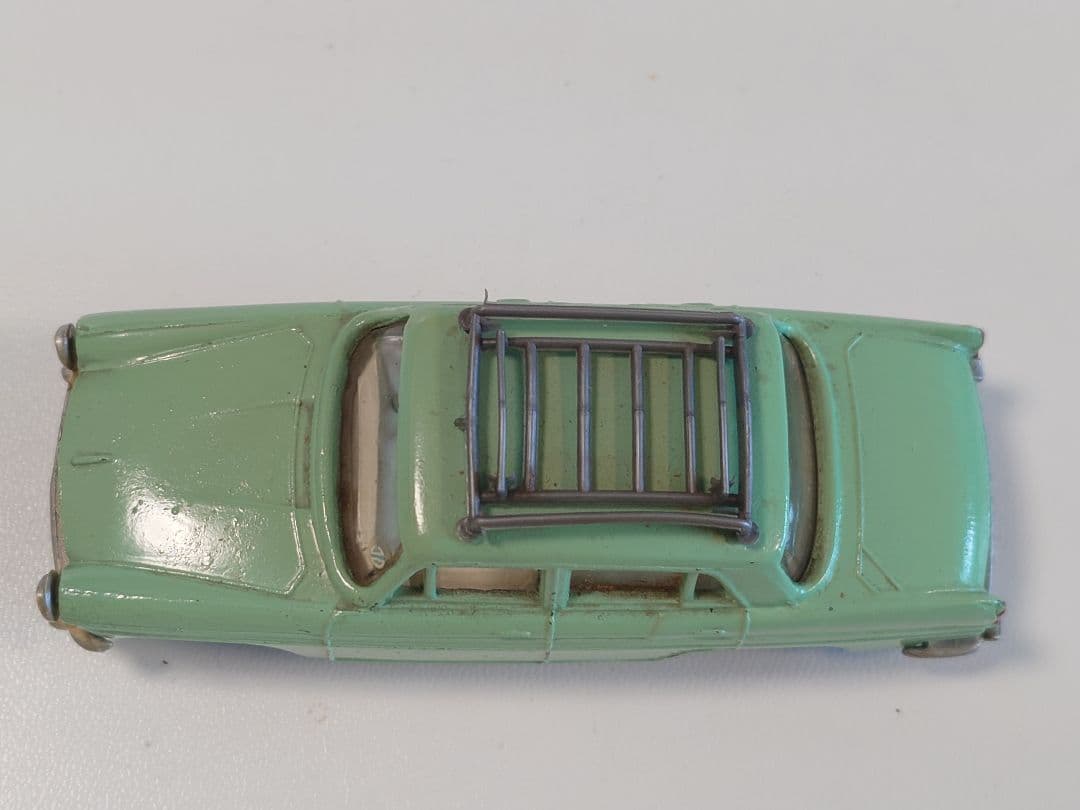 ミニカー SPOT - ON 184 AUSTIN A60 CAMBRIDGE