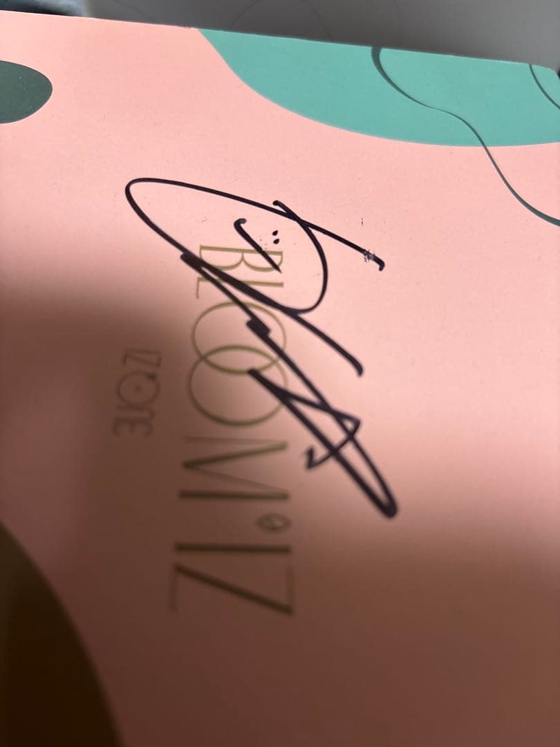 IZ*ONE キムチェウォン、本田仁美 サイン入りBLOOM*IZ アルバム