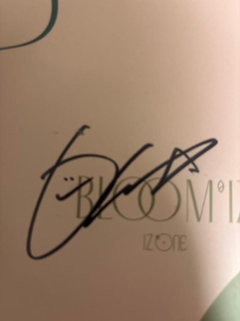 IZ*ONE キムチェウォン、本田仁美 サイン入りBLOOM*IZ アルバム