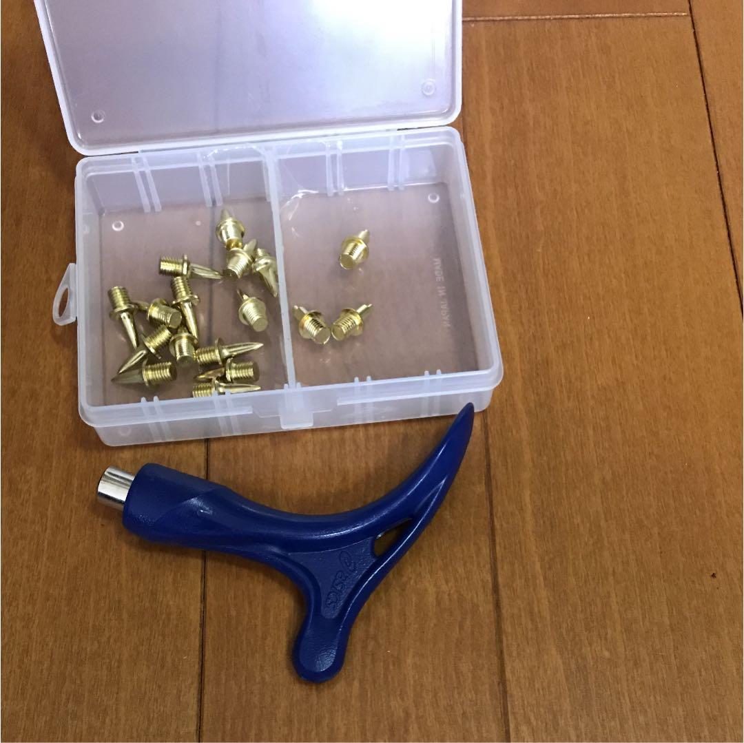 アシックス