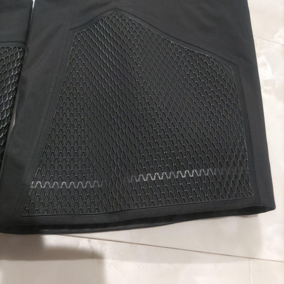 最終お値下げ。Arc'teryx GORE-TEX RUSHビブパンツ　M