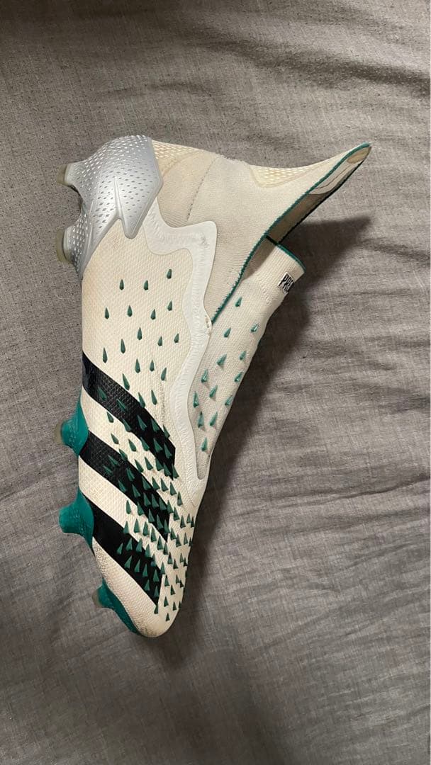アディダス　プレデター サッカーシューズ27〜27.5