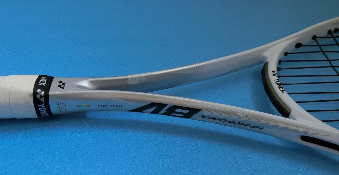 【美品】名器　YONEX ヨネックス NANOFORCE 8V 白 ソフトテニス